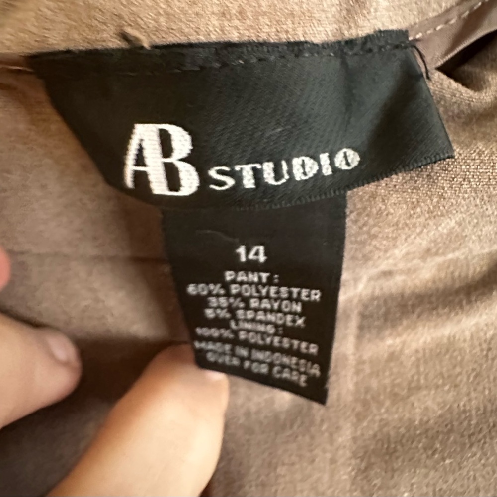 Classic AB Studio Women’s Brown Dress Pants - Size 14 - Picture 2 of 3
